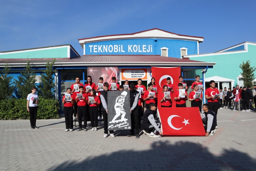 TEKNOBİL KOLEJİʼNDE 29 EKİM CUMHURİYET BAYRAMI COŞKUSU