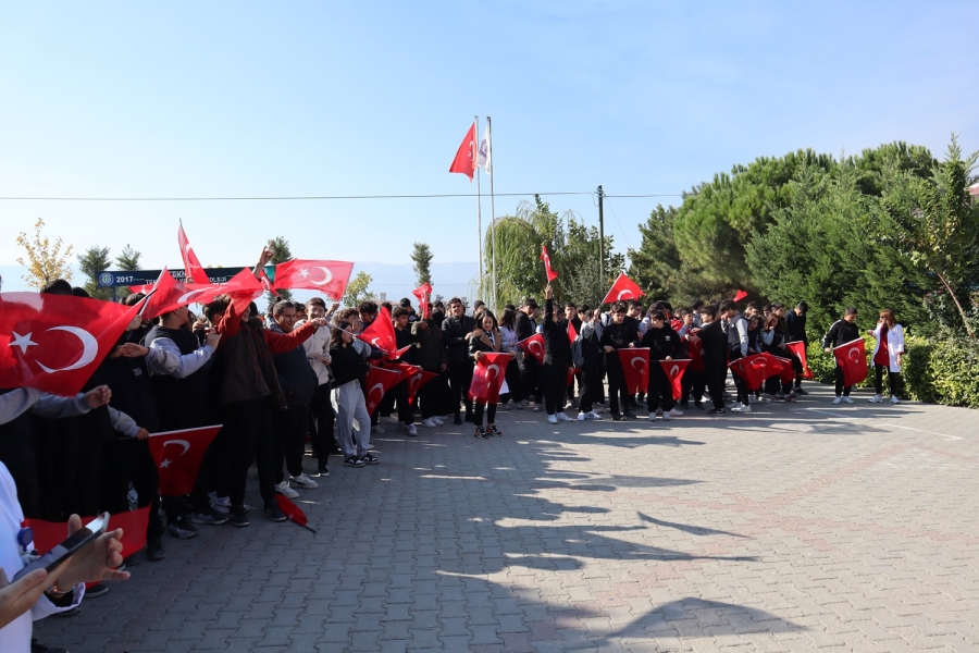 TEKNOBİL KOLEJİʼNDE 29 EKİM CUMHURİYET BAYRAMI COŞKUSU 