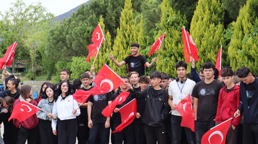 ÖZEL TEKNOBİL KOLEJİ 19 MAYIS’I ADINA YAKIŞIR BİR COŞKUYLA KUTLADI 