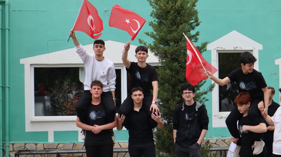 ÖZEL TEKNOBİL KOLEJİ 19 MAYIS’I ADINA YAKIŞIR BİR COŞKUYLA KUTLADI 