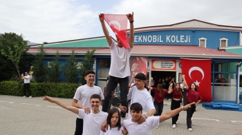 ÖZEL TEKNOBİL KOLEJİ 19 MAYIS’I ADINA YAKIŞIR BİR COŞKUYLA KUTLADI