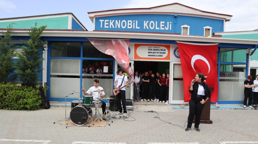 ÖZEL TEKNOBİL KOLEJİ 19 MAYIS’I ADINA YAKIŞIR BİR COŞKUYLA KUTLADI 