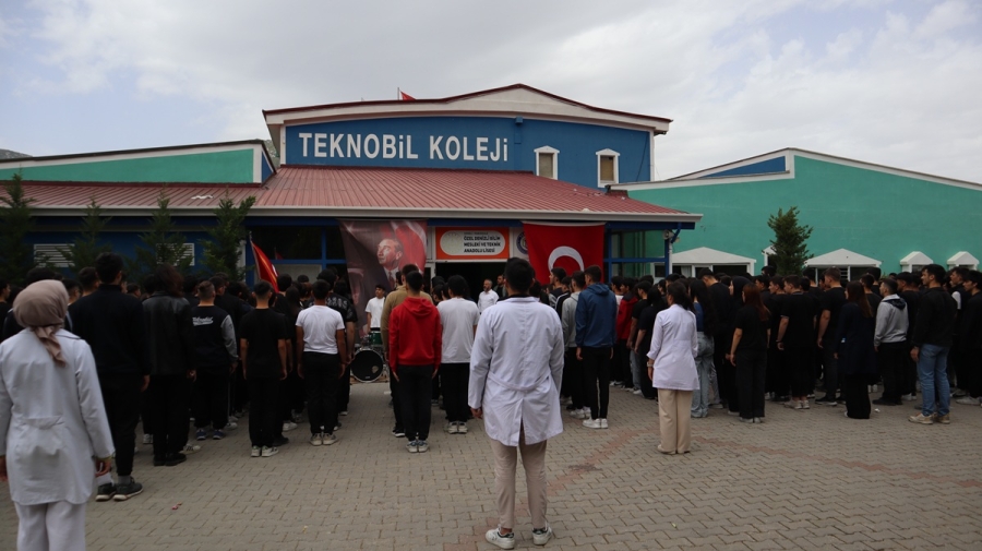 ÖZEL TEKNOBİL KOLEJİ 19 MAYIS’I ADINA YAKIŞIR BİR COŞKUYLA KUTLADI 