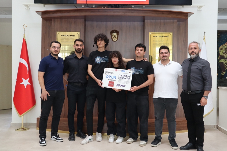 TEKNOBİL KOLEJİ YİNE ZİRVEDE 