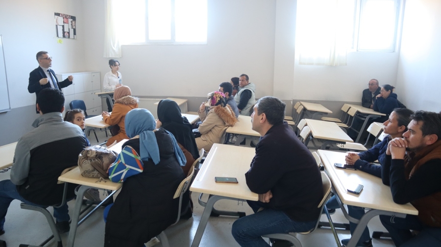 Okulumuzda 2025-2026 Eğitim-Öğretim Yılı Veli Toplantısı Yapıldı. 