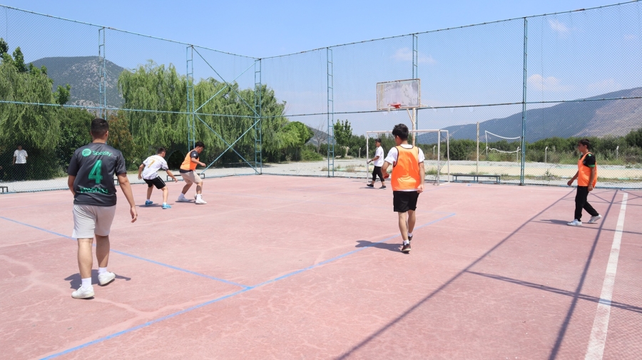 ŞAMPİYON 12-B AKADEMİ SINIFI 