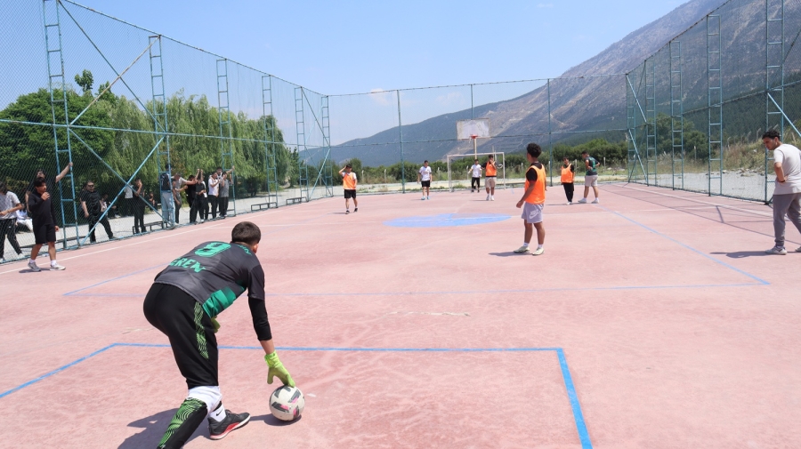 ŞAMPİYON 12-B AKADEMİ SINIFI 