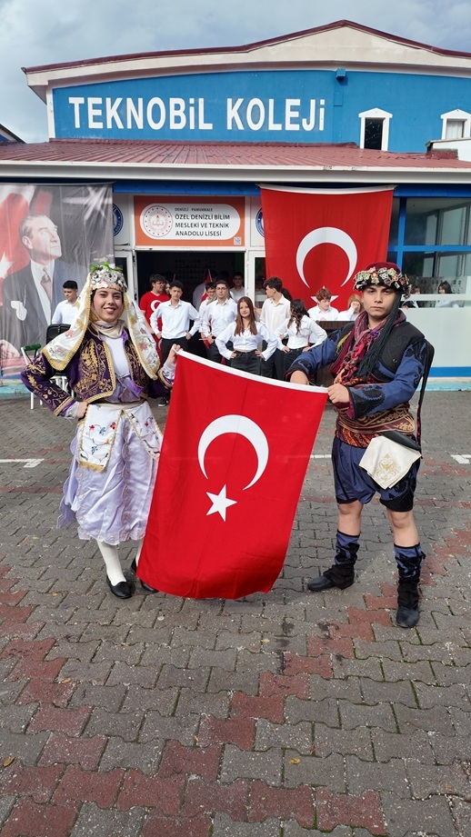 YAŞASIN CUMHURİYET 